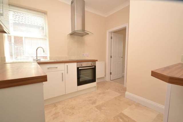  Image of 3 Bedroom Maisonette for sale at Christchurch, BH23 1QP