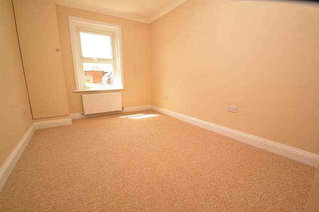  Image of 3 Bedroom Maisonette for sale at Christchurch, BH23 1QP