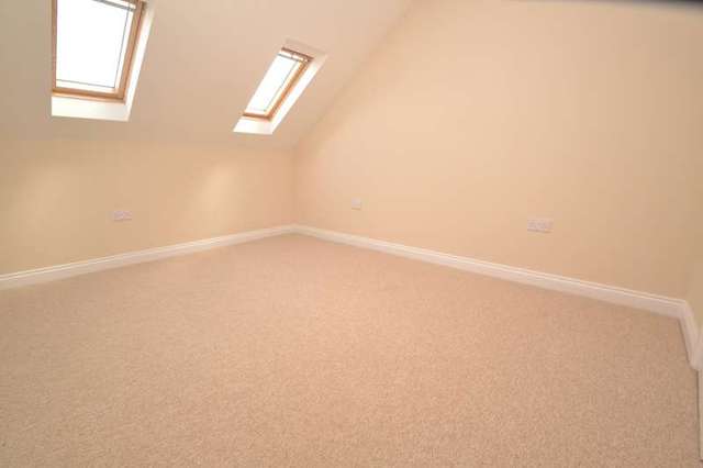  Image of 3 Bedroom Maisonette for sale at Christchurch, BH23 1QP