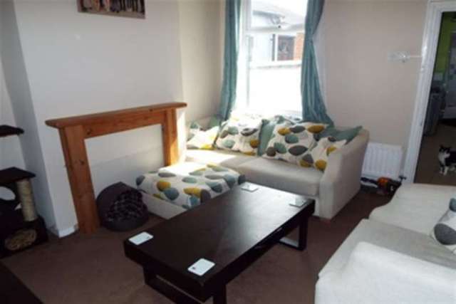  Image of 2 Bedroom Detached to rent at Stoke-on-Trent, ST1 3JA