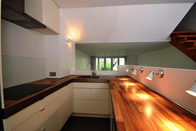  Image of 2 Bedroom Property to rent at Crouch End, N8 8AR