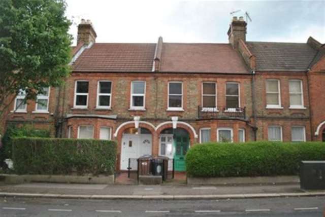  Image of 2 Bedroom Flat to rent at Diana Road  London, E17 5LF