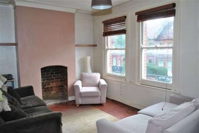  Image of 2 Bedroom Flat to rent at Diana Road  London, E17 5LF