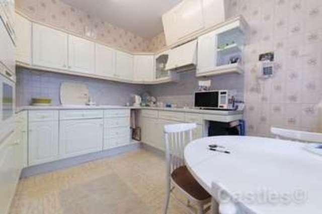  Image of 5 Bedroom Terraced for sale at Eade Road  London, N4 1DJ