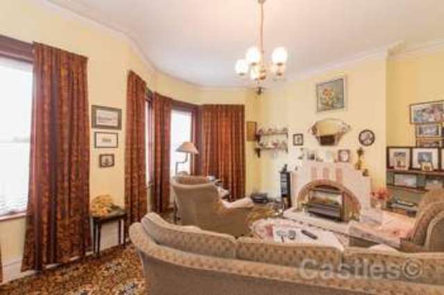  Image of 5 Bedroom Terraced for sale at Eade Road  London, N4 1DJ