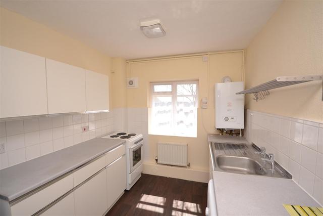  Image of 2 Bedroom Property to rent at East Finchley, N2 0RZ