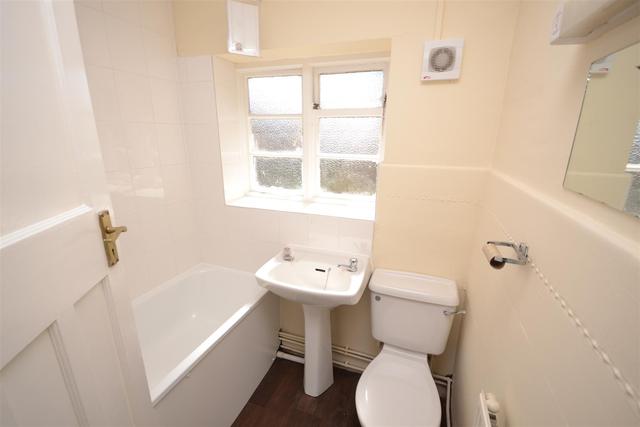  Image of 2 Bedroom Property to rent at East Finchley, N2 0RZ