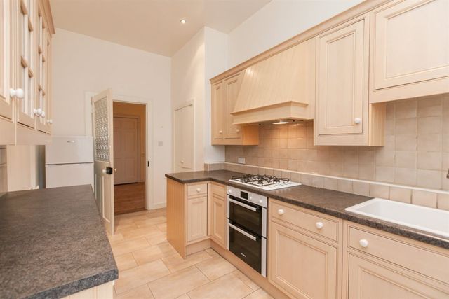  Image of 3 Bedroom Flat to rent at Broughton Edinburgh Edinburgh, EH1 3PA