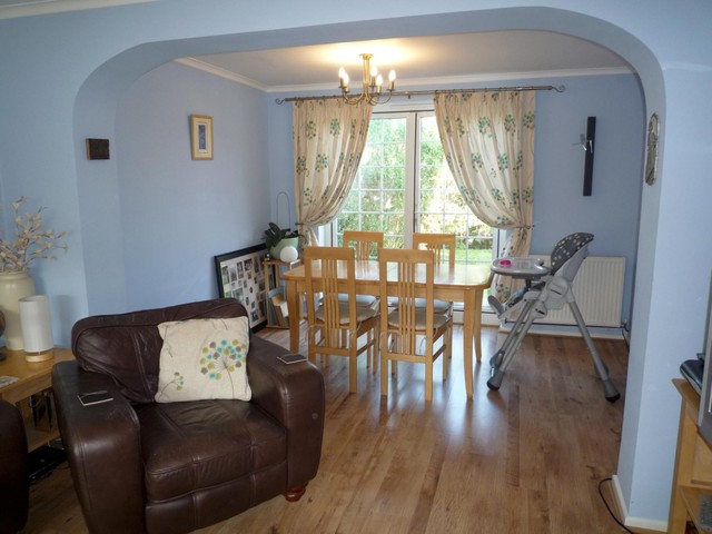  Image of 3 Bedroom Detached to rent at Buriton, Nr Petersfield, GU31 5SB