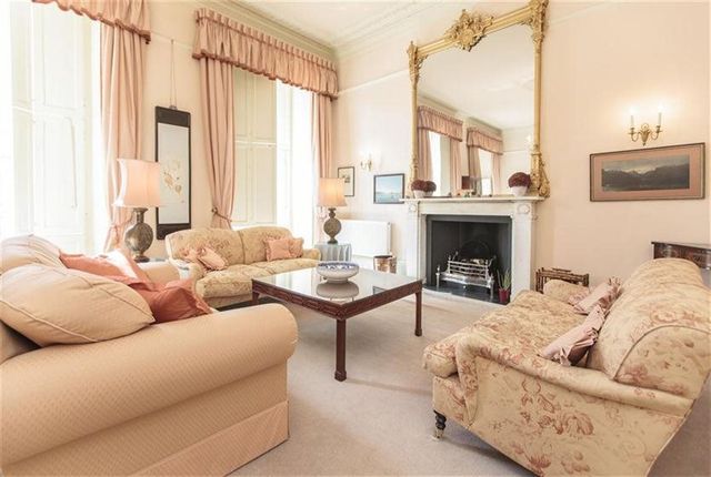  Image of 1 Bedroom Flat to rent at New Town Edinburgh Edinburgh, EH3 6QY