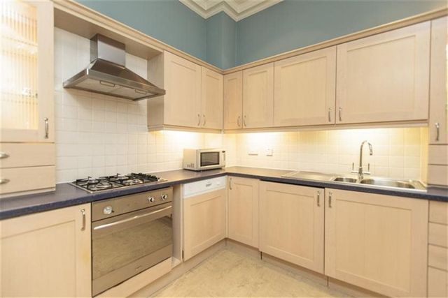  Image of 1 Bedroom Flat to rent at New Town Edinburgh Edinburgh, EH3 6QY