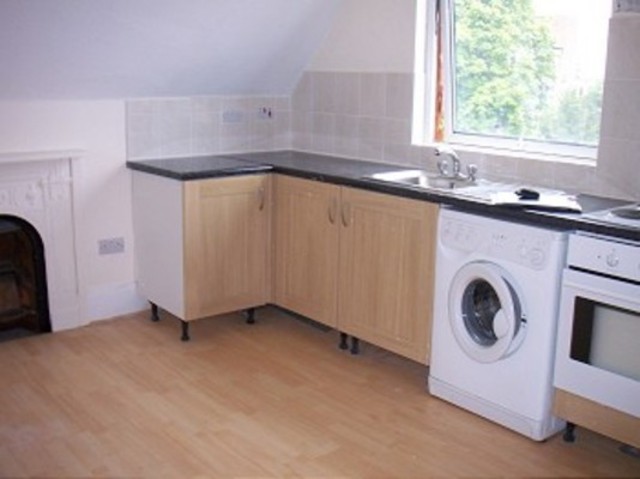  Image of Studio to rent at Green Lanes  Palmers Green, N13 5UE
