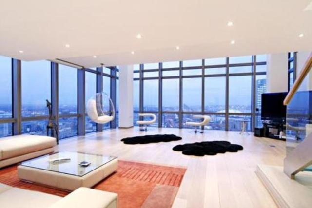  Image of 2 Bedroom Apartment for sale at Hertsmere Road West India Quay Canary Wharf, E14 9UN