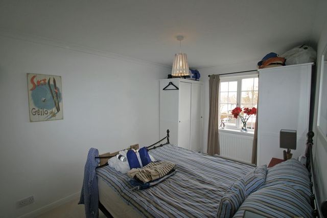  Image of 4 Bedroom Houses for sale at Hoppers Road Winchmore Hill Winchmore Hill, N21 3LP