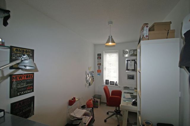 Image of 4 Bedroom Houses for sale at Hoppers Road Winchmore Hill Winchmore Hill, N21 3LP