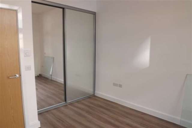  Image of 1 Bedroom Flat to rent at Bristol, BS1 5SW