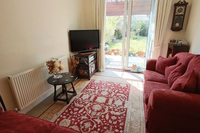  Image of 2 Bedroom Bungalow for sale at Kimberley Road  Lowestoft, NR33 0UE