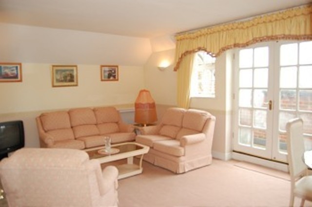  Image of 2 Bedroom Flat to rent at Lancaster House Park Lane Stanmore, HA7 3HD
