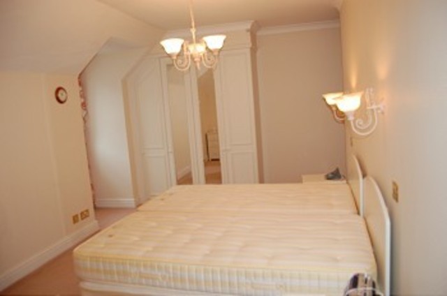  Image of 2 Bedroom Flat to rent at Lancaster House Park Lane Stanmore, HA7 3HD