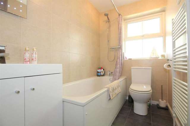  Image of 2 Bedroom Detached for sale at Laureate Way  Hemel Hempstead, HP1 3RL