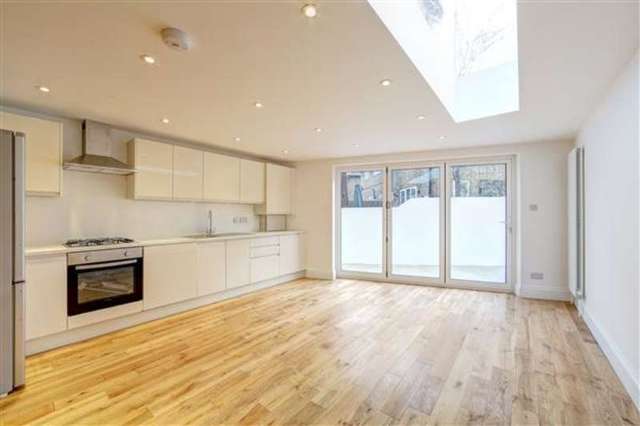  Image of 3 Bedroom Terraced for sale at Camberwell, SE5 9HR