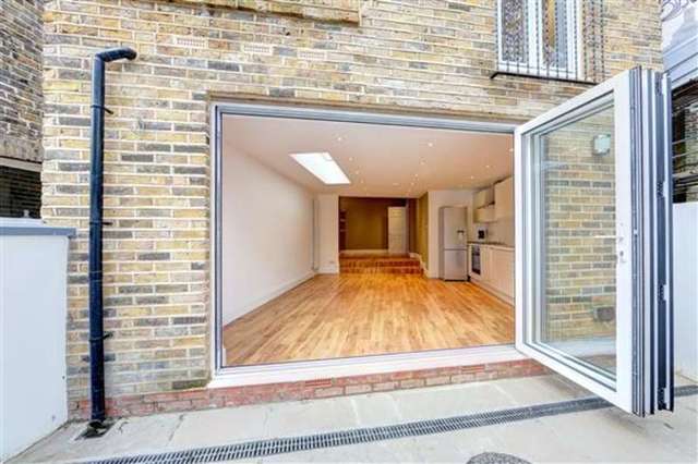  Image of 3 Bedroom Terraced for sale at Camberwell, SE5 9HR