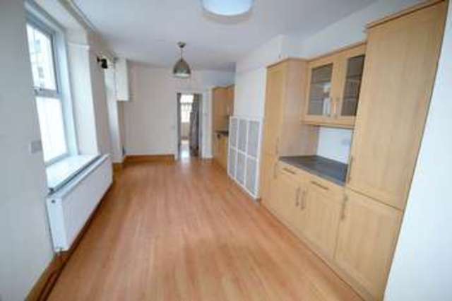  Image of 3 Bedroom Semi-Detached to rent at Lincoln Street  Llandysul, SA44 4BS