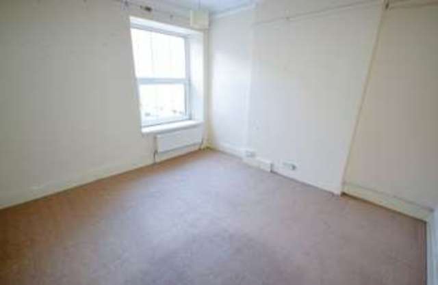 Image of 3 Bedroom Semi-Detached to rent at Lincoln Street  Llandysul, SA44 4BS