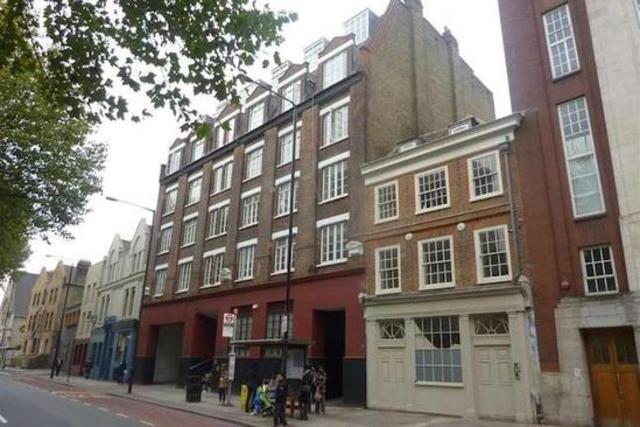  Image of 3 Bedroom Apartment to rent at Link House  London, E3 2TD