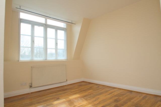  Image of 3 Bedroom Apartment to rent at Link House  London, E3 2TD