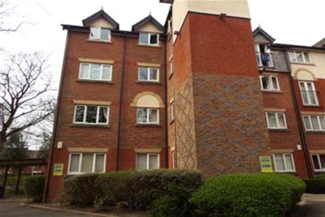  Image of 2 Bedroom Flat to rent at Manchester, M28 3JA