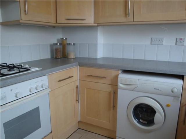  Image of 2 Bedroom Flat to rent at Dunfermline Fife Fife, KY12 8AF