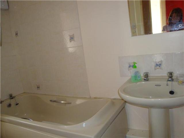  Image of 2 Bedroom Flat to rent at Dunfermline Fife Fife, KY12 8AF
