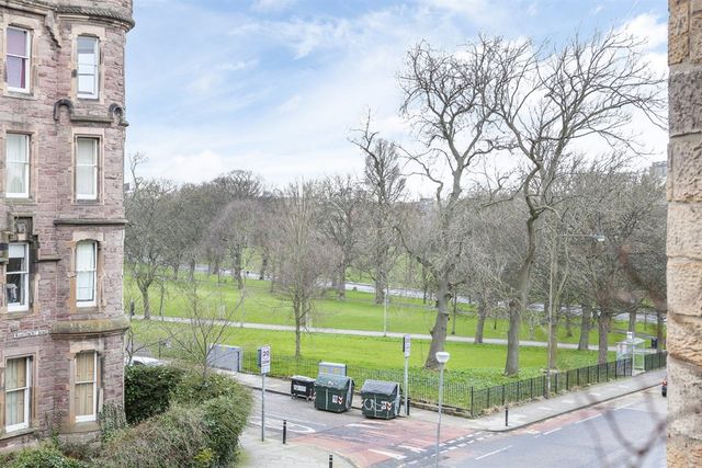  Image of 2 Bedroom Flat to rent at Marchmont Edinburgh Edinburgh, EH9 1HY