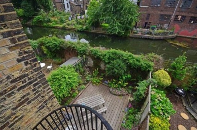 Image of 3 Bedroom Terraced to rent at - OLD FORD ROAD  LONDON, E3 5TA