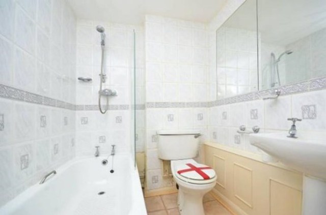  Image of 3 Bedroom Terraced to rent at - OLD FORD ROAD  LONDON, E3 5TA