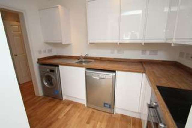  Image of 1 Bedroom Flat to rent at Bramber Road  London, W14 9PB