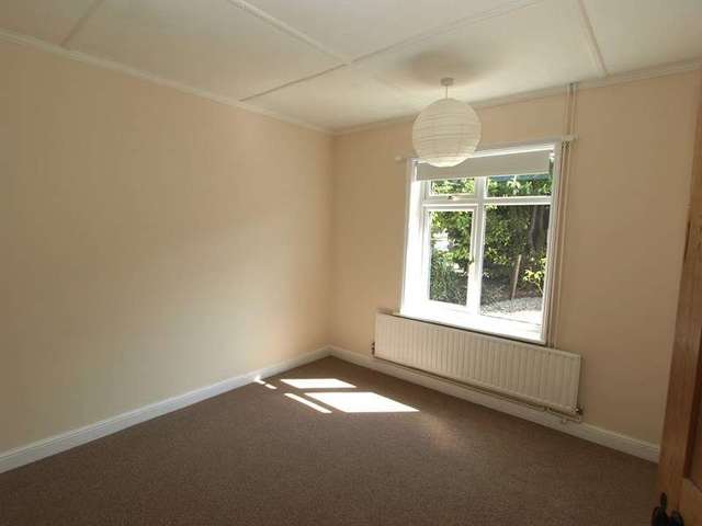  Image of 3 Bedroom Bungalow to rent at Park Road Wroxham Norwich, NR12 8SB