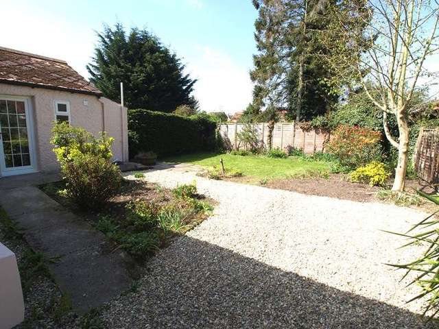  Image of 3 Bedroom Bungalow to rent at Park Road Wroxham Norwich, NR12 8SB