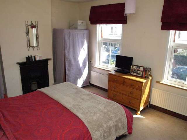  Image of 2 Bedroom Semi-Detached for sale at Peabody Road  Farnborough, GU14 6DY