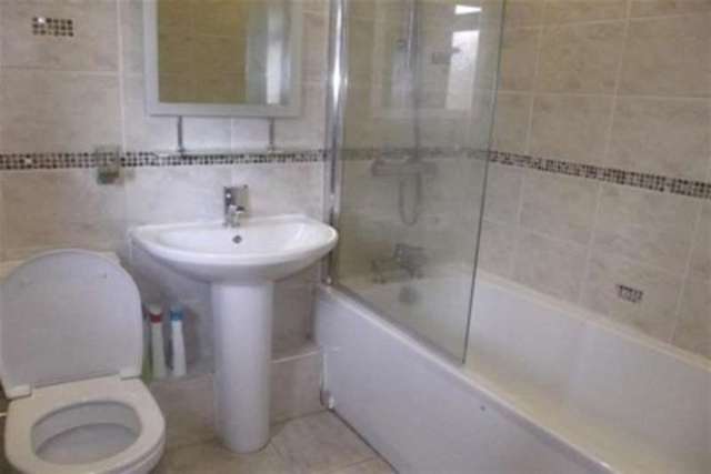  Image of 2 Bedroom Flat to rent at Leigh, WN7 3AB