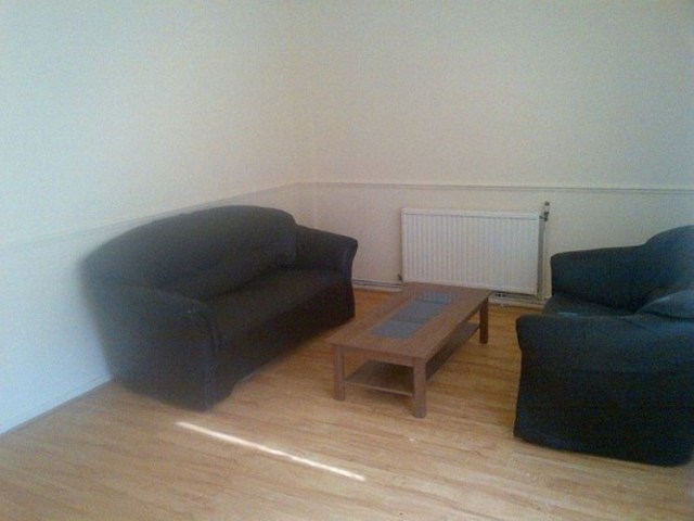  Image of 4 Bedroom Maisonette to rent at PRINCE REGENTS LANE  NEWHAM, E16 3JP