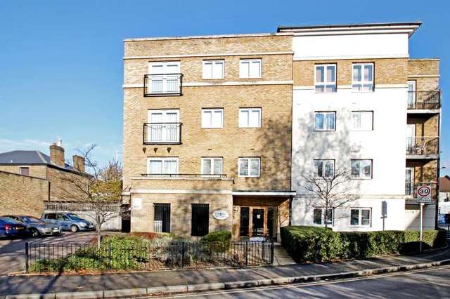  Image of 2 Bedroom Flat for sale at 99 Hawks Road Kingston Upon Thames Surrey, KT1 3DX
