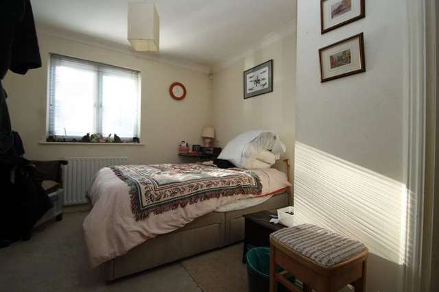  Image of 2 Bedroom Flat for sale at 99 Hawks Road Kingston Upon Thames Surrey, KT1 3DX