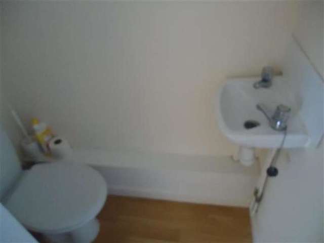  Image of 3 Bedroom Semi-Detached to rent at Llanfihangel Rogiet, NP26 3JG