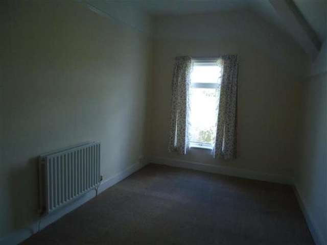  Image of 3 Bedroom Semi-Detached to rent at Llanfihangel Rogiet, NP26 3JG