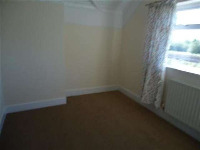  Image of 3 Bedroom Semi-Detached to rent at Llanfihangel Rogiet, NP26 3JG