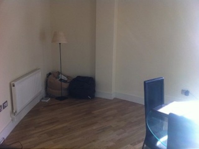  Image of 2 Bedroom Flat to rent at Raphael House 250 High Road ilford, IG1 1YT