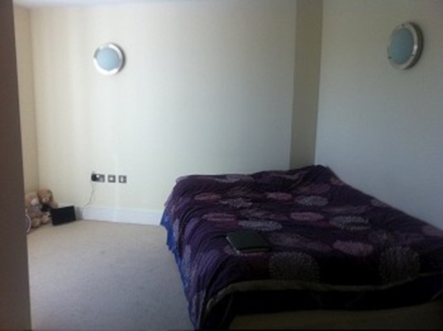  Image of 2 Bedroom Flat to rent at Raphael House 250 High Road ilford, IG1 1YT