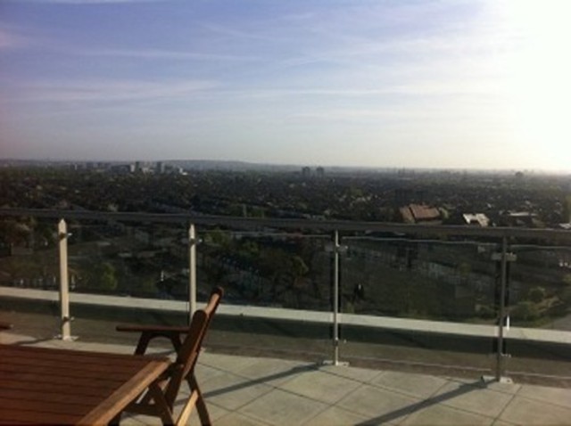 Image of 2 Bedroom Flat to rent at Raphael House 250 High Road ilford, IG1 1YT